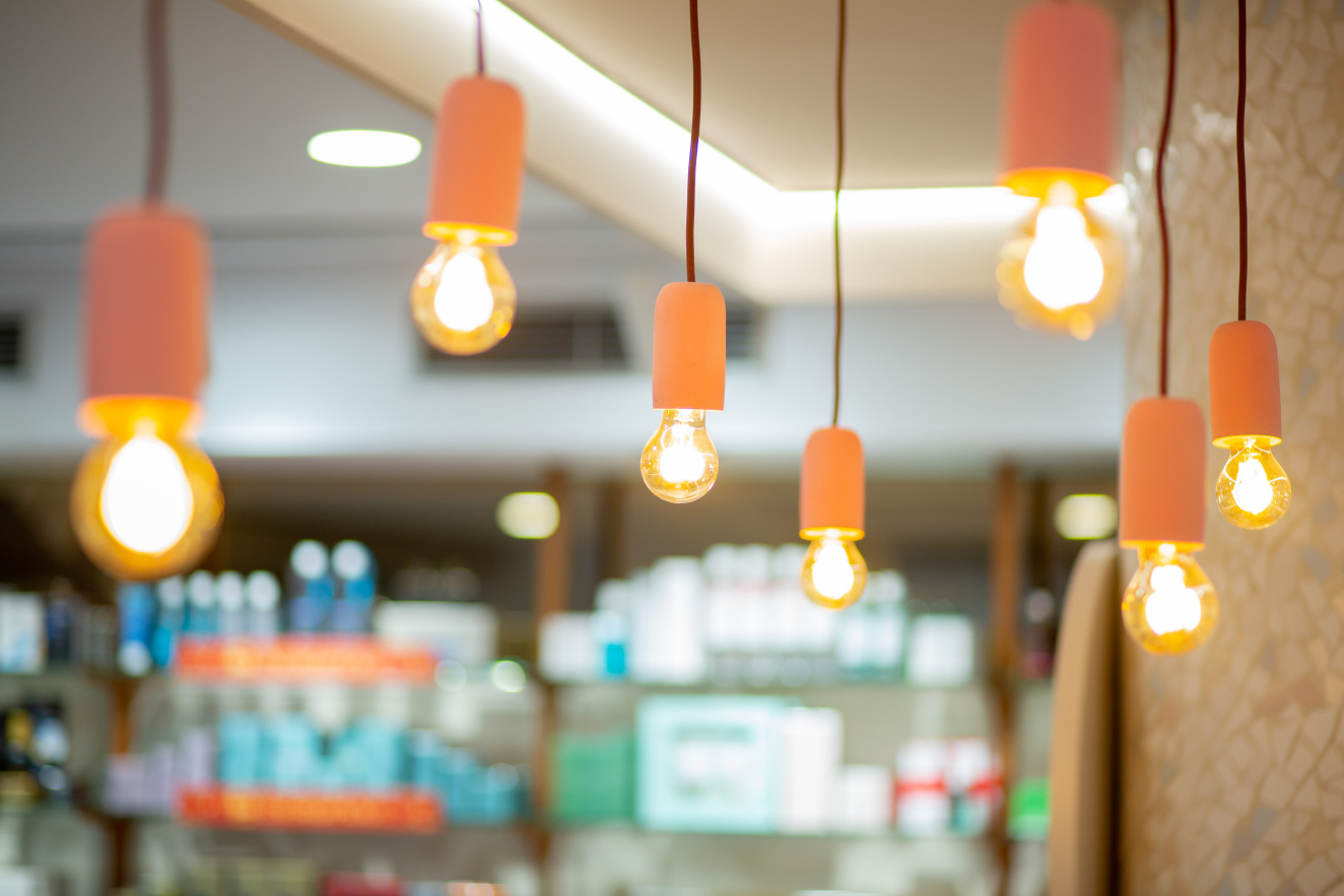 Farmacia Ciento Ocho detalle luces