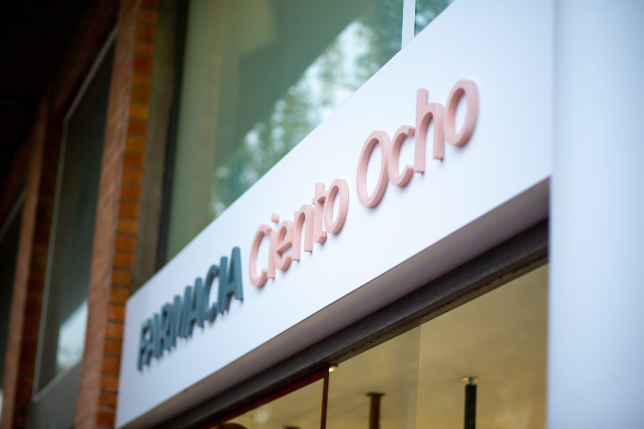 Farmacia Ciento Ocho exterior